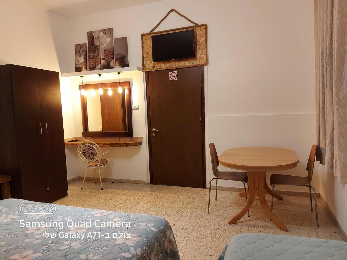 Paradise Rabab Apartment & Guesthouse Haifa Buitenkant foto
