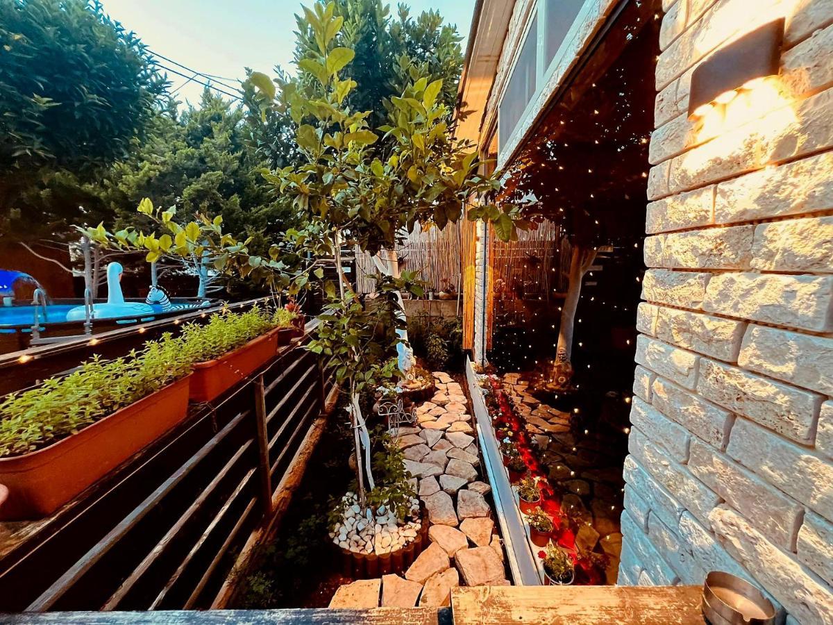 Paradise Rabab Apartment & Guesthouse Haifa Buitenkant foto